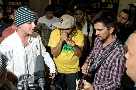 Juanes y el cantante de reggaeton J Balvin