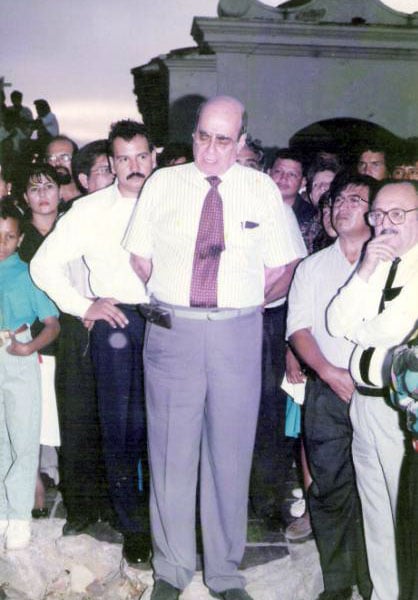 El senador Juan Fernando Cristo y su padre, Jorge Cristo Sahium. Tomada de juanfernandocristo.com