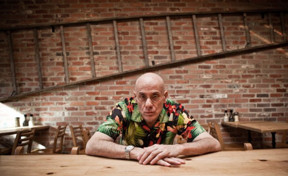 “Soy el mejor novelista del mundo”: James Ellroy - -- Las2orillas Varios de sus libros han sido llevados al cine. Entre ellos se encuentra L.A. Confidential, que fue protagonizada por Russell Crowe y Kim Basinger, un film que fue seleccionado a la Palma de Oro en Cannes 1997