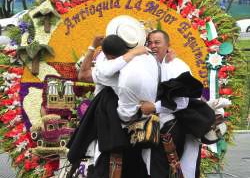 ganador-absoluto-desfile-silleteros-r-saenz-250x296-11082013