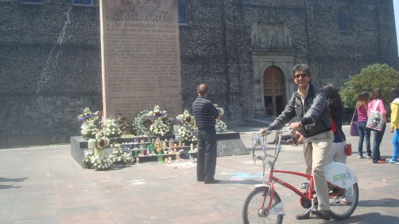 ¿Dónde está el secreto del teflón de Uribe? - -- Las2orillas DSC09620