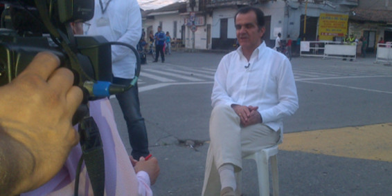 La polémica aparición de Óscar Iván Zuluaga en el atentado de Pradera, para hacer campaña - -- Las2orillas zuluaga en pradera
