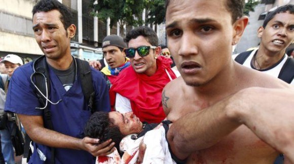 Este es el líder de Los Tupamaros, los paramilitares apoyados por el chavismo - -- Las2orillas Venezuela en llamas