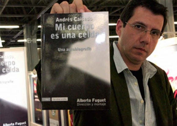 Alberto Fuguet en el lanzamiento de la reedición del libro en Santiago de Chile