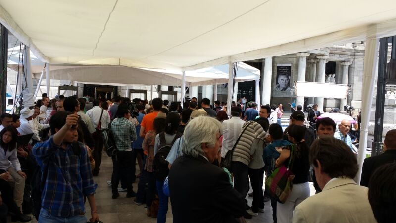 A la espera de las cenizas de Gabo - -- Las2orillas IMG-20140421-WA005