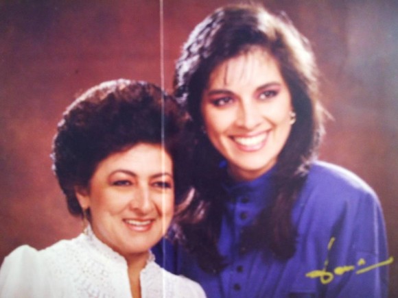 Me mamé de mi mamá - -- Las2orillas 02-Mi mami y yo