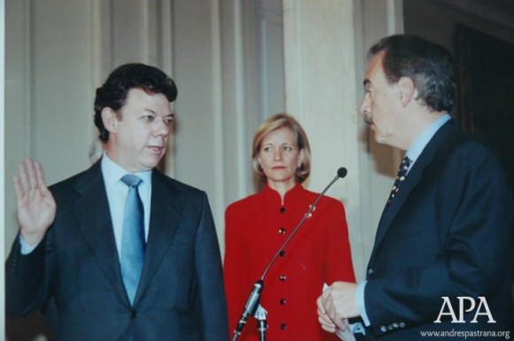 APA-2000-Julio-18-Juramentando-A-Juan-Manuel-Santos-Como-Ministro-De-Hacienda-Bogota