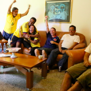 En La Habana, guerrilleros y civiles celebraron juntos el triunfo de Colombia