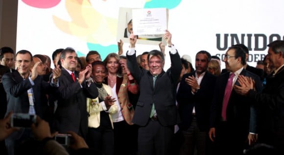 El 21 de enero de 2013 El Partido de La U le entregó el aval a Santos / Foto Diana Sánchez