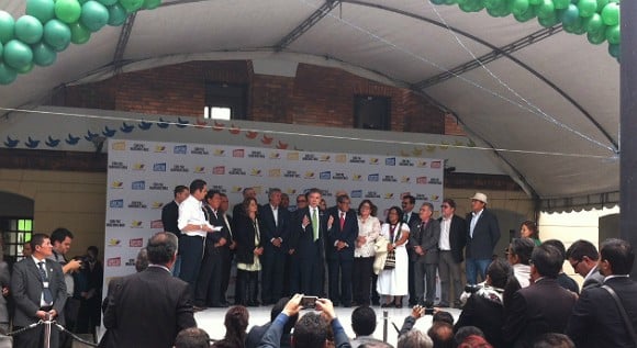 El 3 de junio más del 50 por ciento de los líderes de la Alianza Verde, se van con la campaña de la paz. Luis Carlos Avellaneda,, John Sudarski y Ángela Robledo