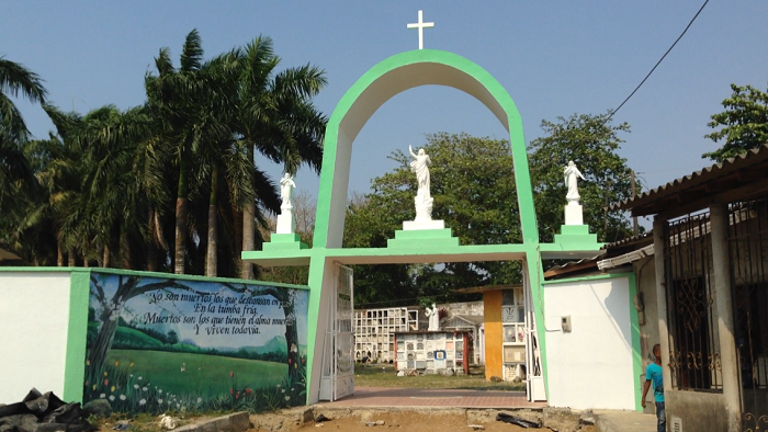 El sepulturero de Turbo, Antioquia - -- Las2orillas Foto 8 entrada del cementerio