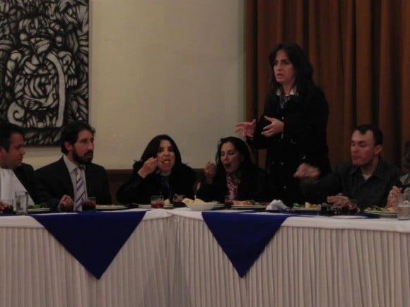 María Fernanda cabal interviniendo en el homenaje al procurador que fue documentada en un video realizado por la periodista Diana Salinas que trasmitió Noticias Uno. 