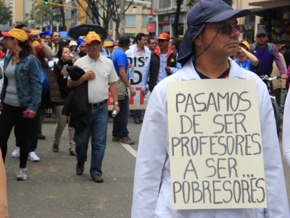 "El Gobierno no ve la educación como un derecho, sino como un negocio privatizable" - -- Las2orillas image006