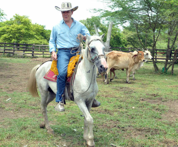 "La restitución de tierras de Santos no cabalga muy bien", dice uno de los reclamantes