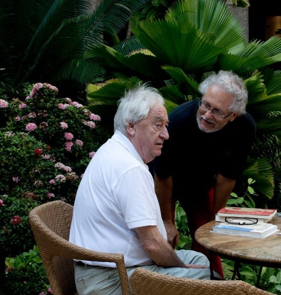 El hombre de las ‘Selfies’, entrevista a Vasco Szinetar - -- Las2orillas Hector convence a Nooteboom