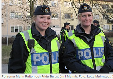 Policía en el lugar de los acontecimientos. Foto: Lotta Malmstedt.