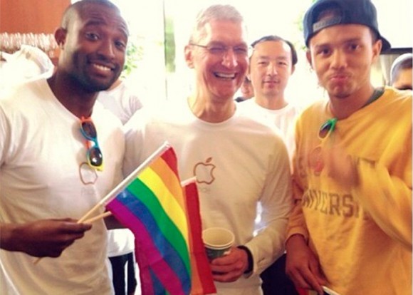Tim Cook durante la celebración del Gay Parade en San Francisco Foto: archivo Theyknowbueno Instagram