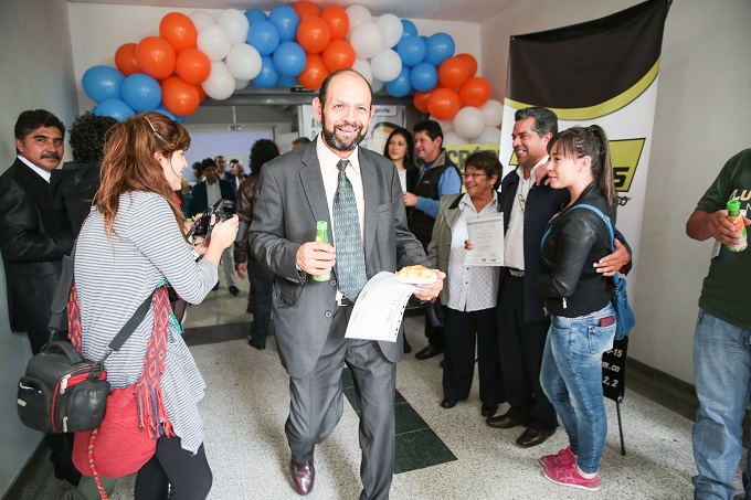 "No entiendo por qué los colombianos son tan atentos" - -- Las2orillas Taxislibres_Graduacion_175_HR