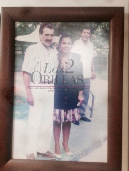 La foto con el expresidente Conservador Andrés Pastrana es una de sus preferidas por su afinidad con el partido que no ha abandonado a través de sus apoyos políticos. Campaña de Andrés Pastrana, 1997