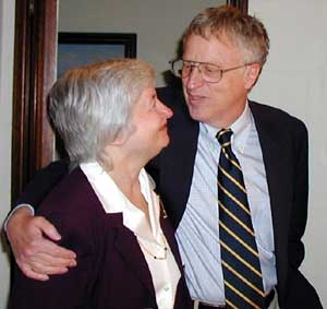 Yellem junto a su esposo Ajkerl, premio nobel de economía. Foto: berkeley.edu