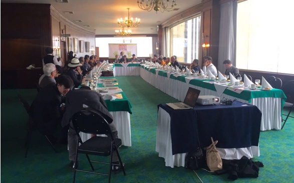 En una primera reunión en el Club de ejecutivos en el Centro de Bogotá se diseñaron estrategias para impedir la venta de Ecopetrol  