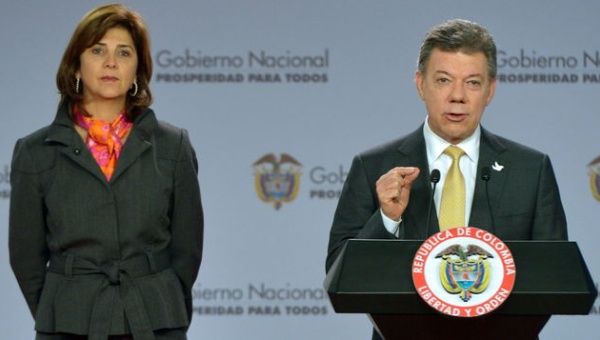 A Juan Manuel Santos le reventaron los dos traumáticos fallos pero han sido muchos los errores para enfrentarlos.