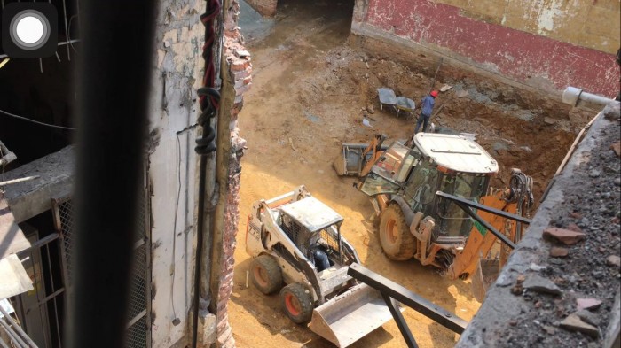 A escondidas, comerciantes paisas destruyen patrimonio de los caleños - -- Las2orillas 2