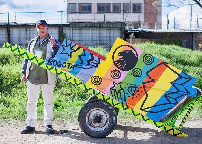 'Pimp my carroza': así se engallan las carretas de los recicladores en Bogotá - -- Las2orillas carroza-portada