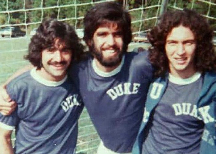 Peñalosa, en el centro, junto a sus compañeros de equipo en la universidad de Duke en Estados Unidos