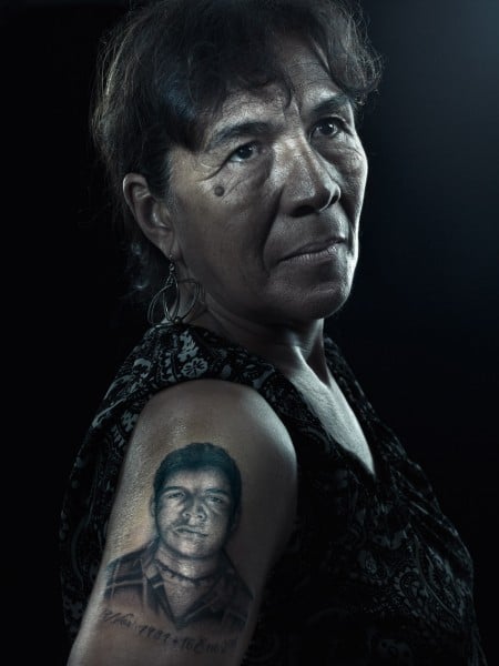 La huella tatuada de quienes fueron asesinados como falsos positivos - -- Las2orillas Falsos-Positivos-01