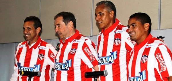 La hinchada barranquillera rabiosa le dice ¡NO! a los Char - -- Las2orillas Fuad Char presentó personalmente al experimentado técnico en 2014 para comenzar una nueva era en el Junior. Alex Acosta (preparador físico), Fuad Char, Alexis Mendoza y Víctor Danilo Pacheco