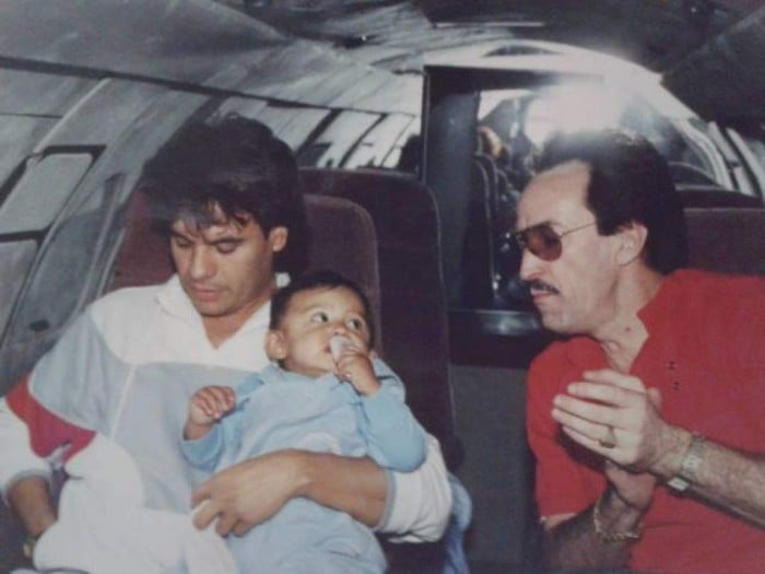 Juan Gabriel siempre viajó con sus hijos.