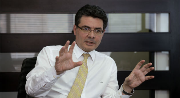 El ministro Alejandro Gaviria ha dado una dura pelea para controlar los precios desbordados de los medicamentos.