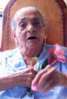 Los cuentos de la vieja Regina - -- Las2orillas david 1