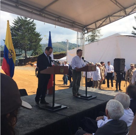 Imágenes del presidente francés Hollande con las Farc en Caldono, Cauca - -- Las2orillas al min 1
