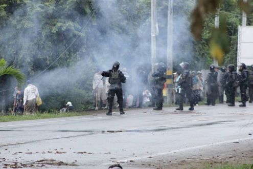 ESMAD y campesinos amanecen enfrentados en Ocaña