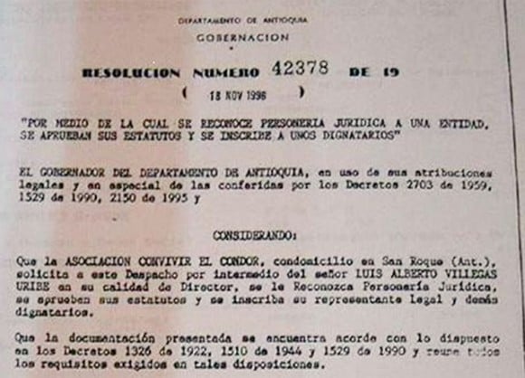 Álvaro Uribe reconoce la personería jurídica de la Convivir El Condor.