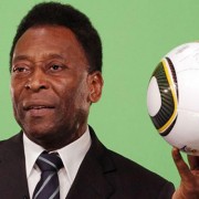 Palo a Pelé por meterse con manifestantes