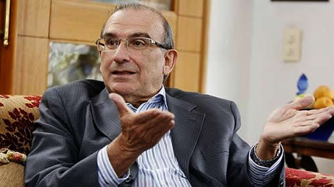 Mano a mano entre negociadores de paz y agricultores del Valle