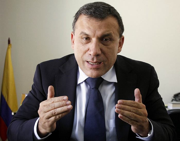 Roy Barreras aprieta a Minsalud