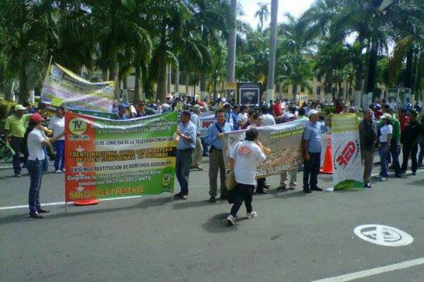 Protesta en Bucaramanga contra la televisión privada