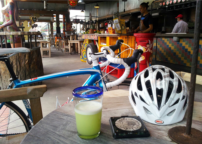 Un joven que quiere recorrer el mundo en bicicleta