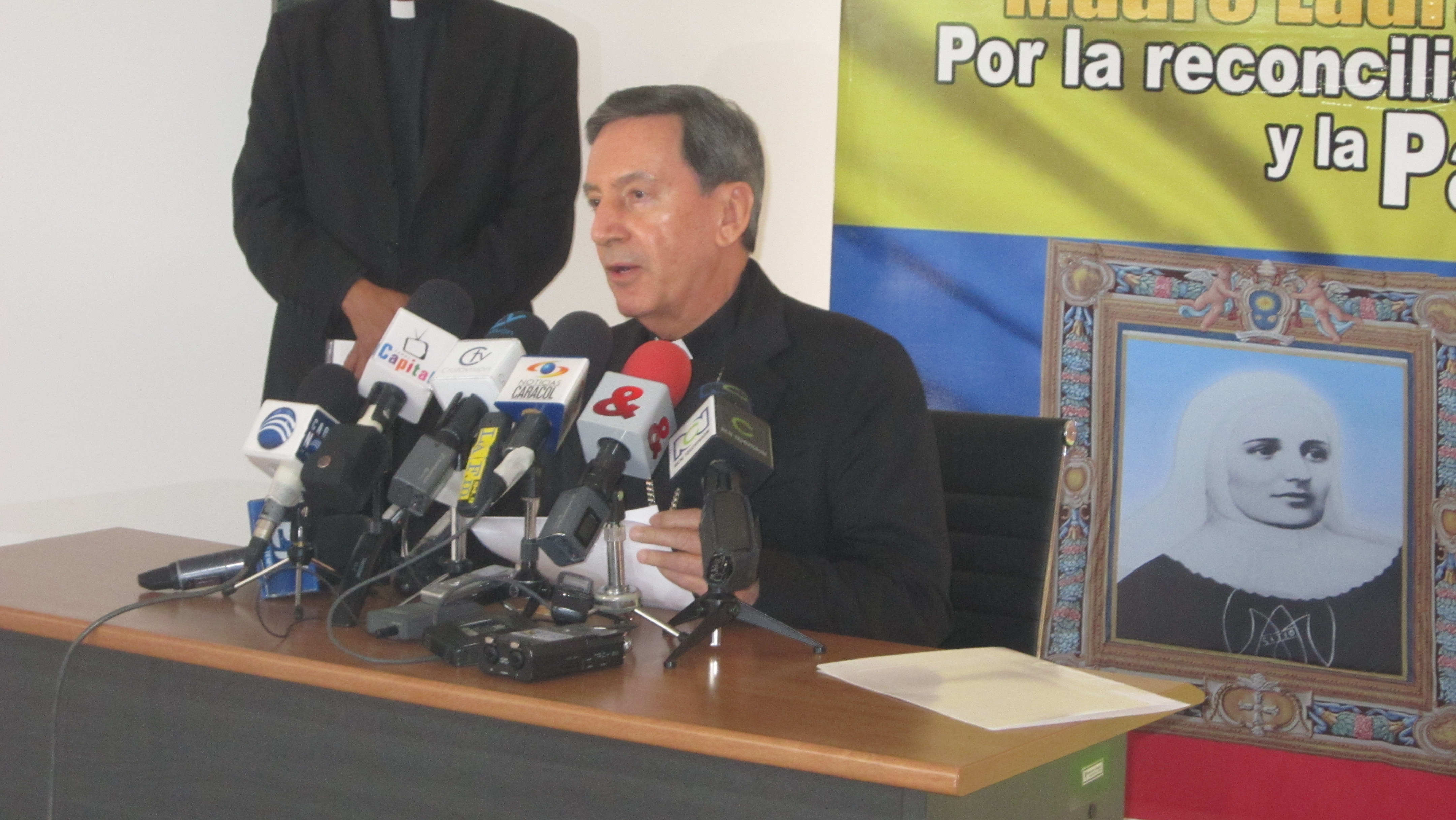 “No somos ni Gobierno ni Farc”: Cardenal Rubén Salazar