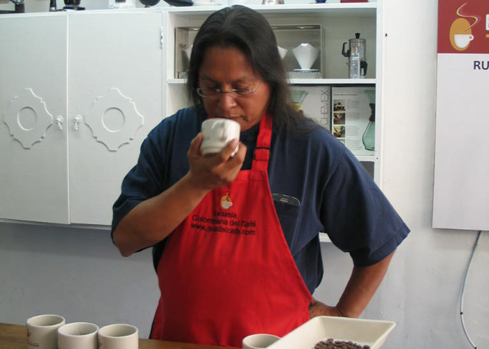 ¿Por qué el dueño del Hard Rock Café quiere comprarle café a los indígenas colombianos?