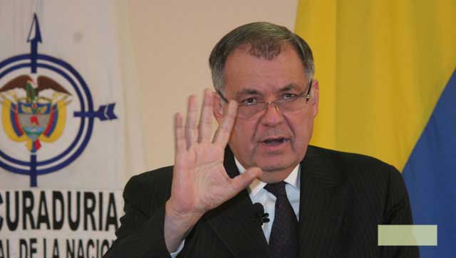 Plantado el plantón contra el procurador