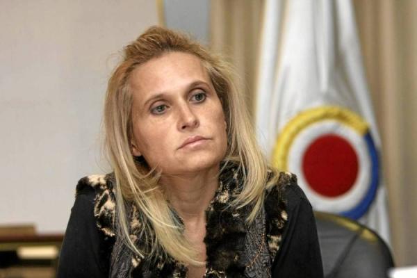 Ante inminente captura y pérdida de la custodia de su hijo, Sandra Morelli no regresará al país