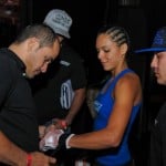  - La bella paisa que se revienta la cara a puños