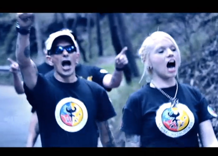 Revelador video que usan los neonazis para atraer jovenes al movimiento
