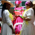  - Téngase … ¡Empezó el Petronio!