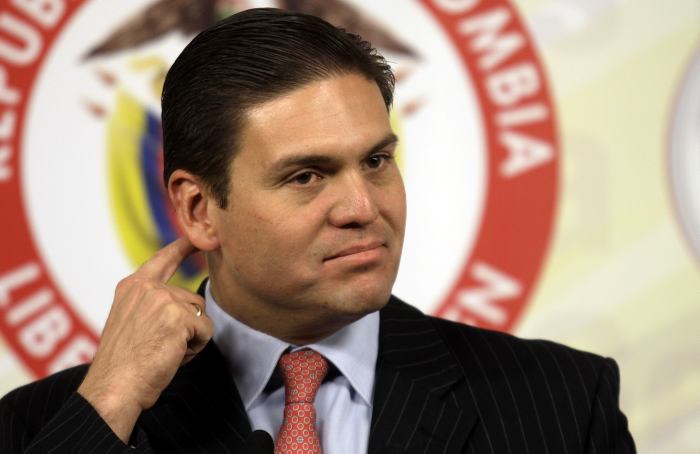 Juan Carlos Pinzón renace en la política tras su renuncia al partido de la U